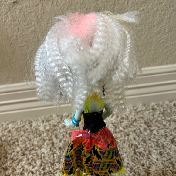 Monster High Electrified Frankie Doll - Picture 7 of 8